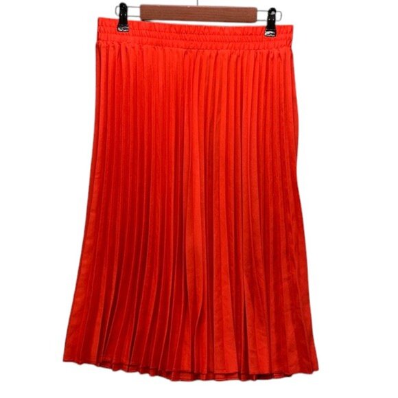 T Tahari Women’s M Red Pleated Skirt True Scarlet Midi Length Elegant NWT Casual - Picture 1 of 9